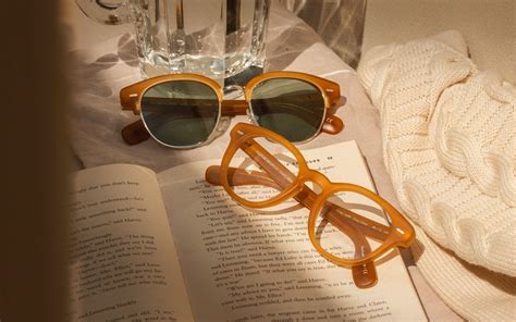 Oliver Peoples official site